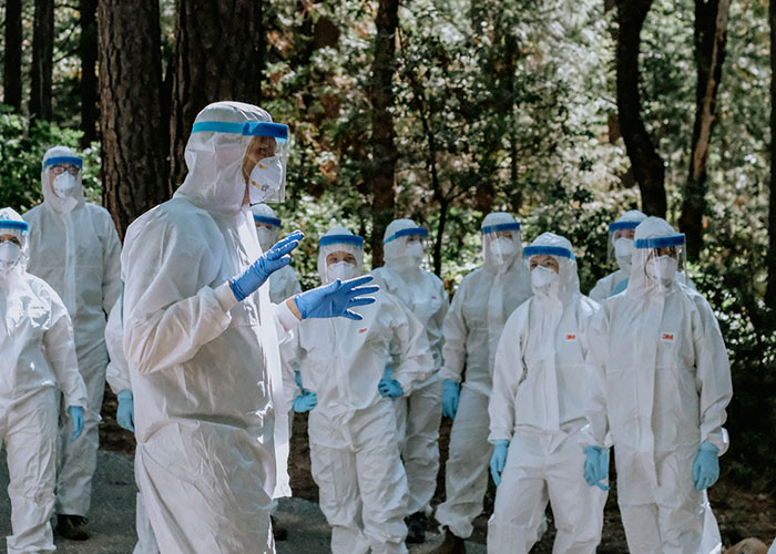 Dr.-Brian-Bird-explains-the-next-step-to-participants-during-the-PPE-Olympics-(RxOH-2021)-