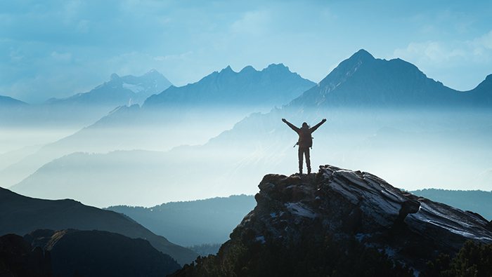 Extraordinary-700x395 Man on mountain