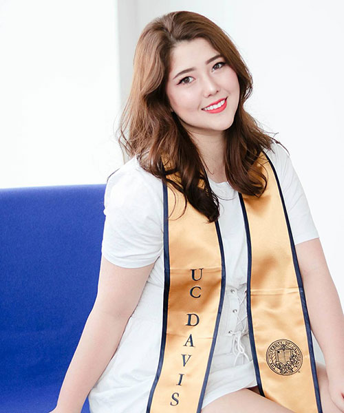 Jones-grad Isabel Jones graduation photo
