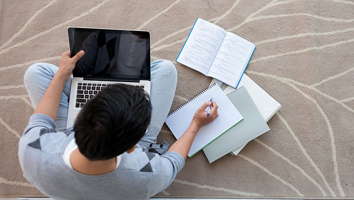 Online-learning-main-web UC Davis students will take spring quarter classes remotely.