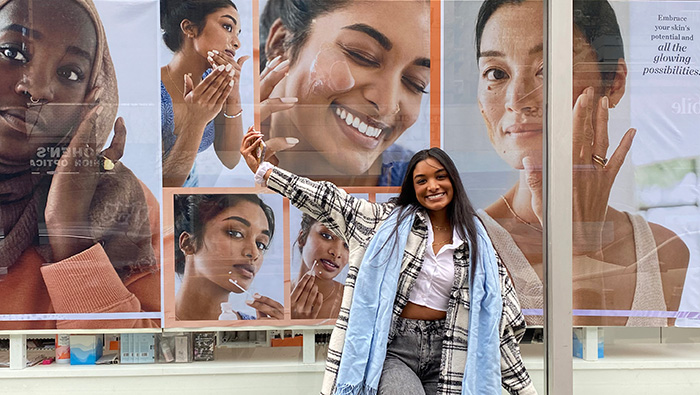 Ravi-700x395 Sanjana Ravi in front of a makeup beauty campaign photo