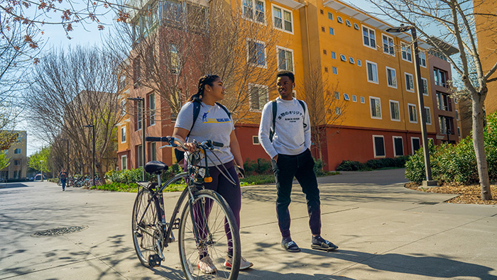 Tercero-700x395 Students stroll through Tercero