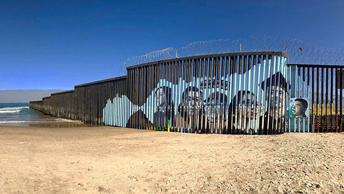 border-wall-mural-web border wall mural