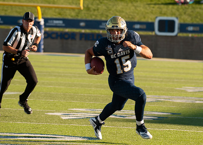 football-uc-davis-homecoming-quarterback-jake-maier