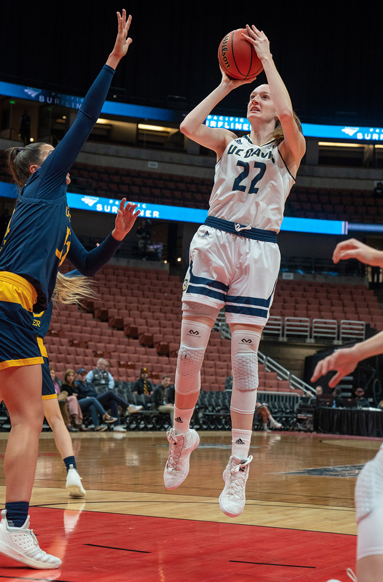 Morgan Bertsch shoots a basketball