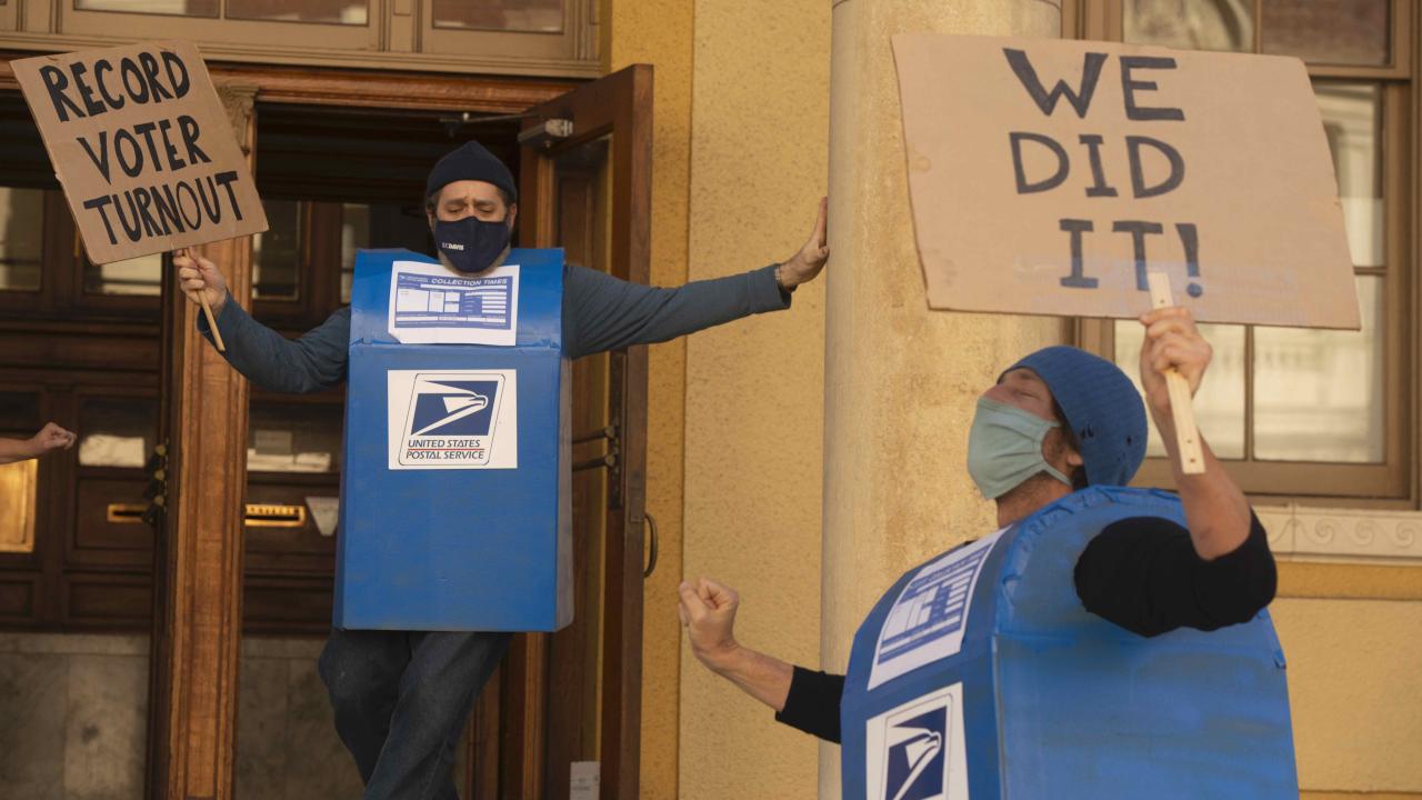 dancing mailboxes