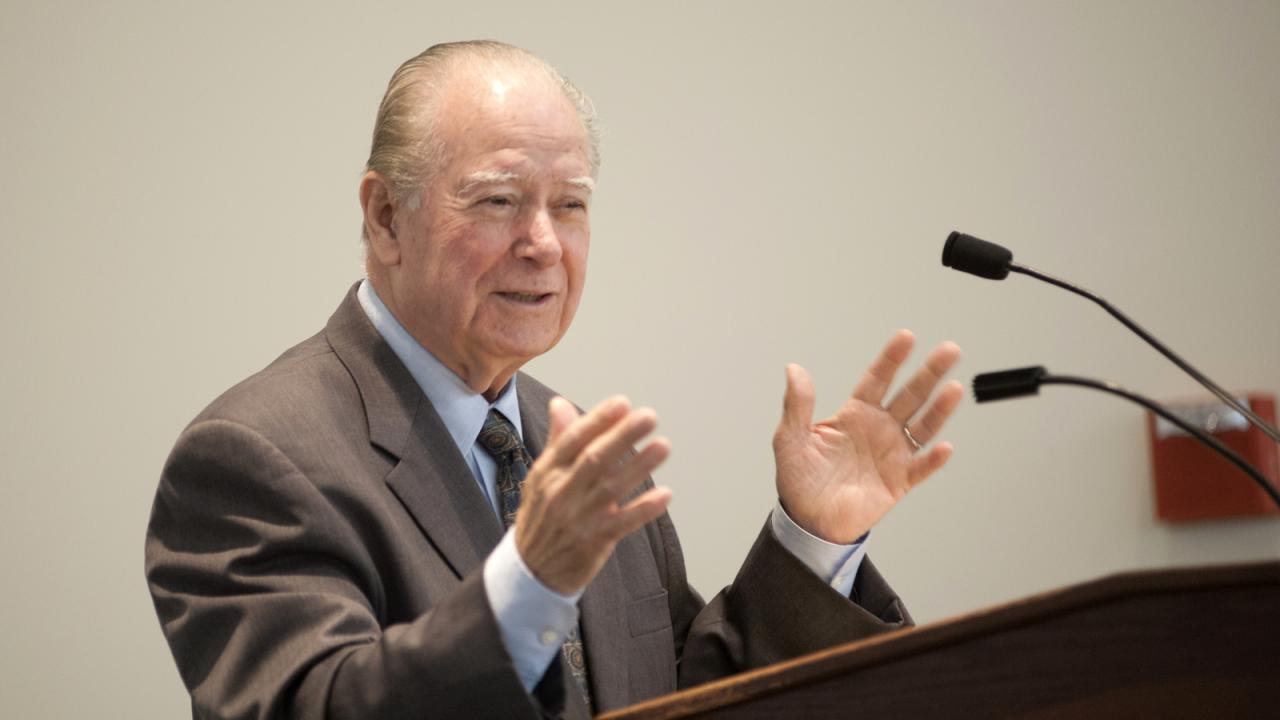 Cruz Reynoso.
