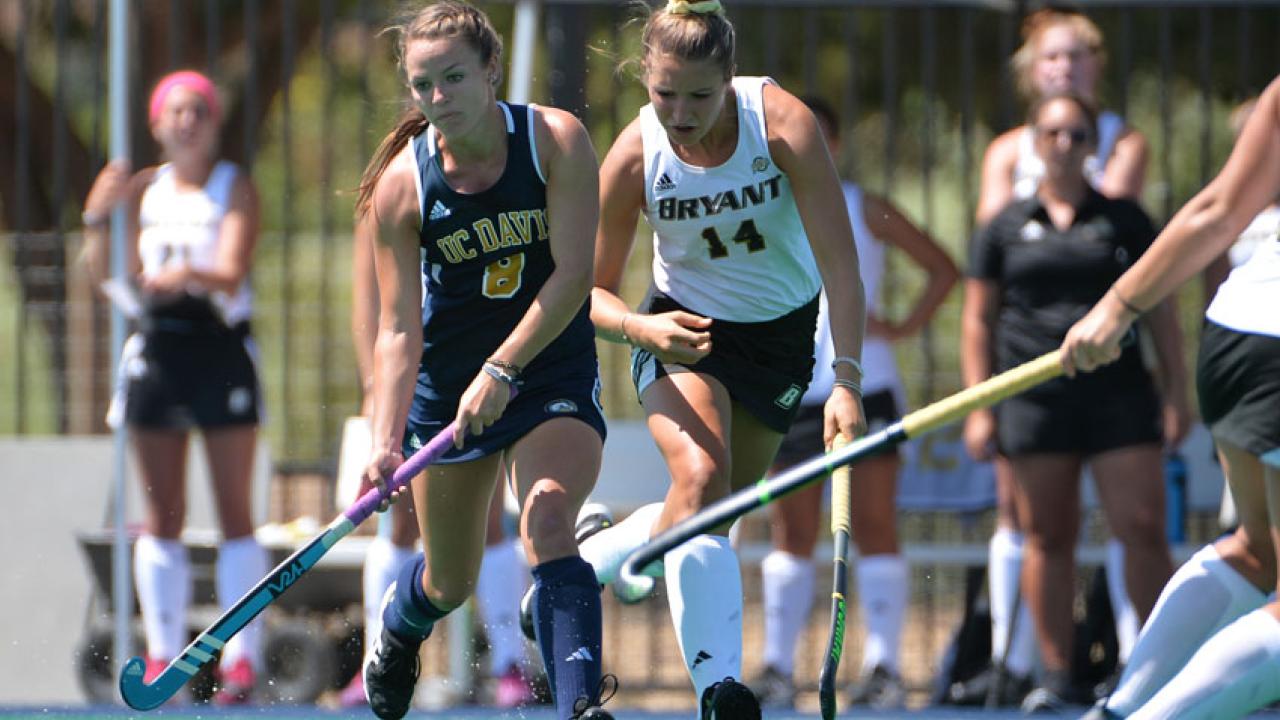 Photo: Field hockey action