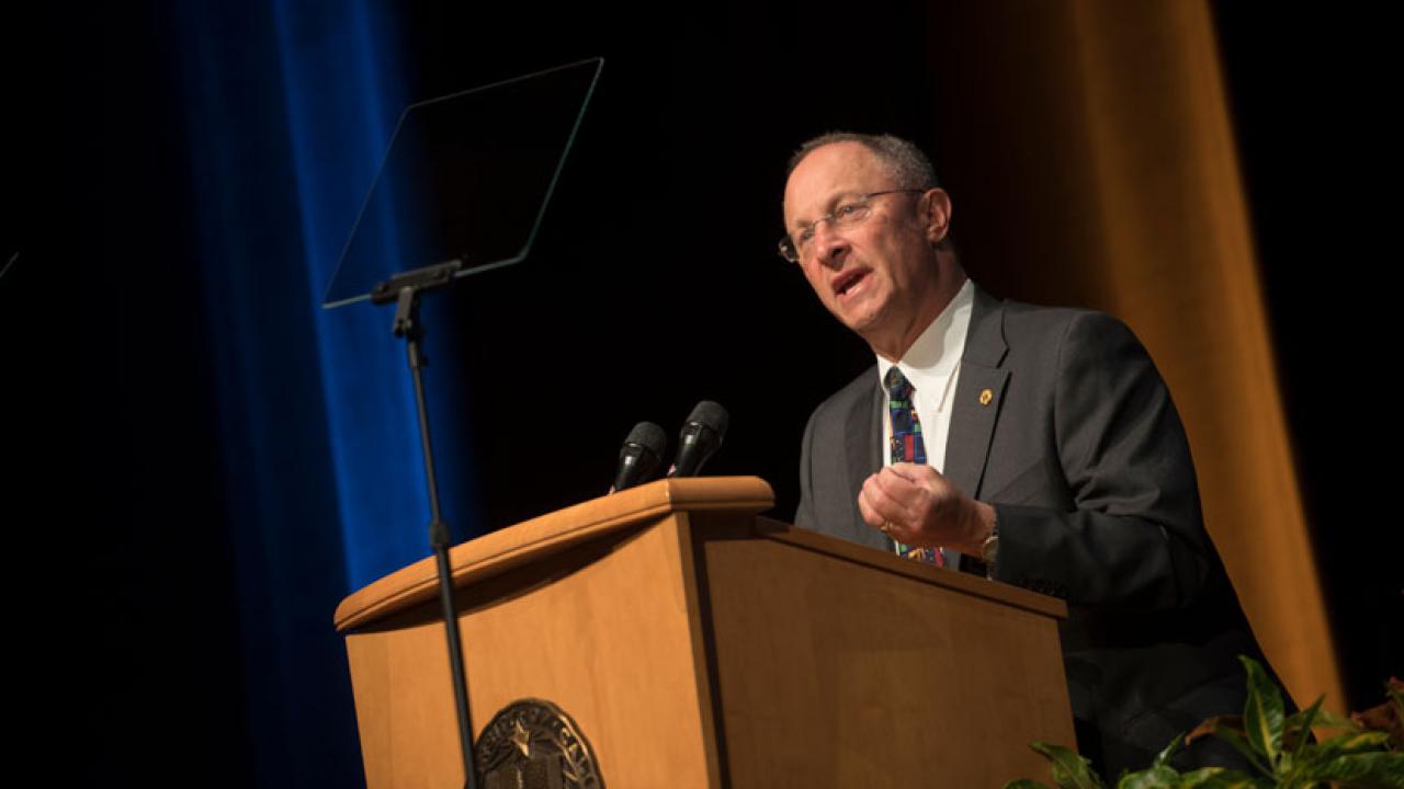 Photo: Ralph Hexter at podium.